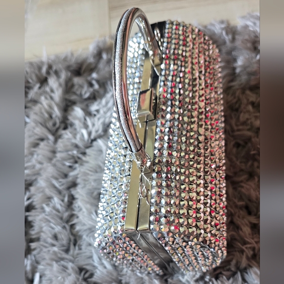 Silver Clutch With Chain Shoulder Strap Embelished Sparkle New With Tags - Picture 2 of 4